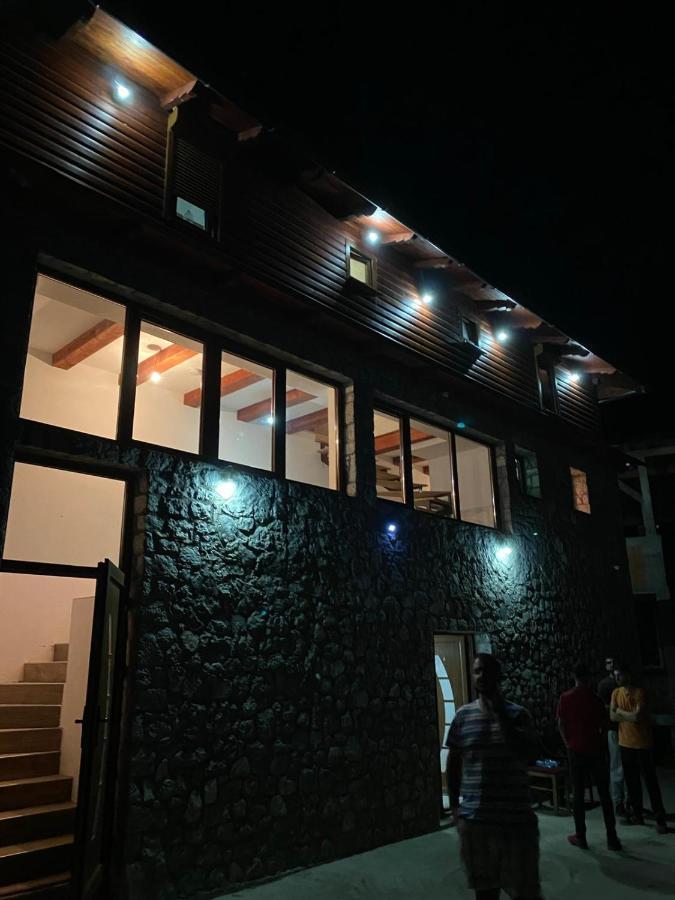 Shpija E Gjyshit Vuthaj Hotel Gusinje Exterior foto